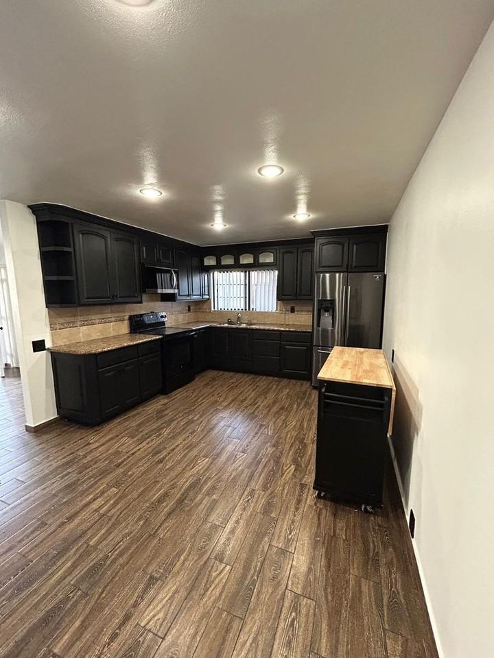 285 Rancho Dr #D - Photo 6 of 25