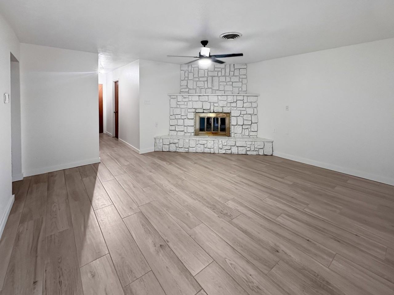 620 E Aspen St - Photo 2 of 11