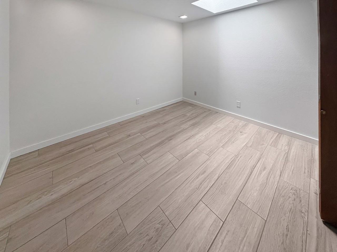 620 E Aspen St - Photo 3 of 11