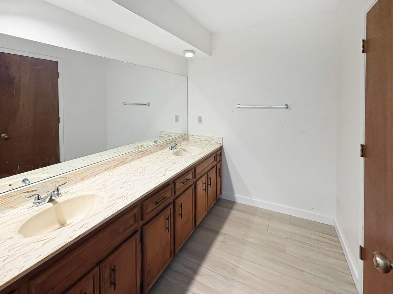 620 E Aspen St - Photo 4 of 11