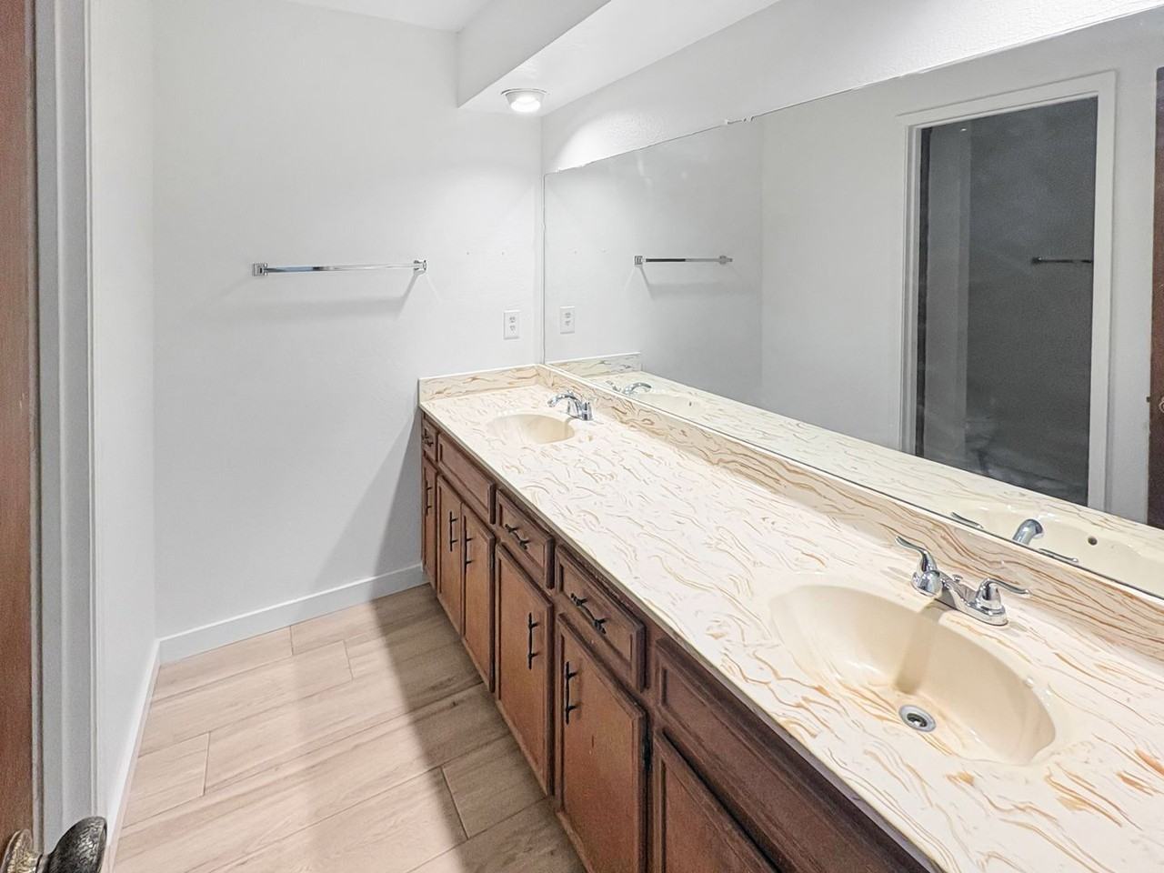 620 E Aspen St - Photo 7 of 11