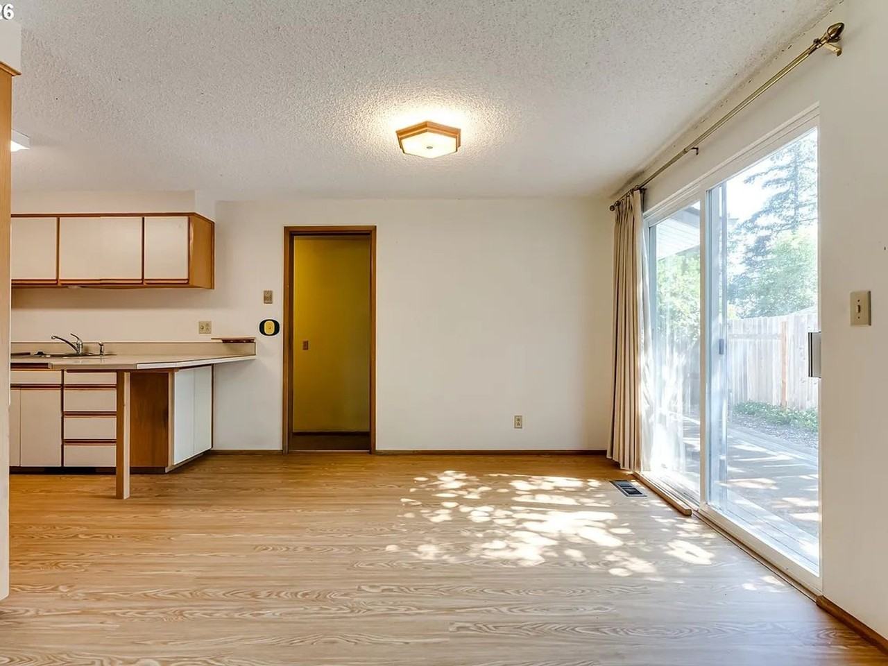 310 E 48th Ave - Photo 4 of 14