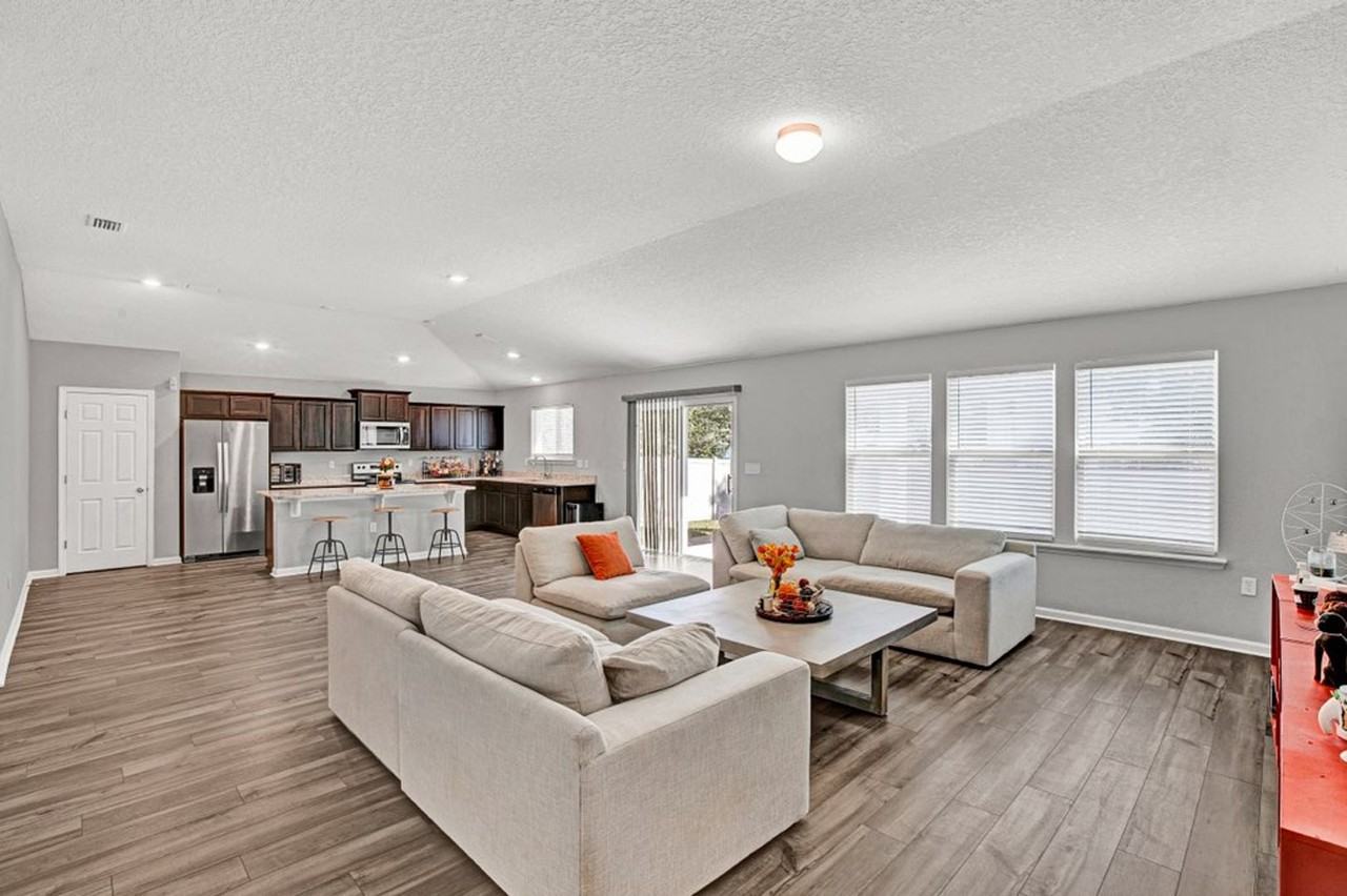 8272 Victory Crossing Blvd - Photo 2 of 23