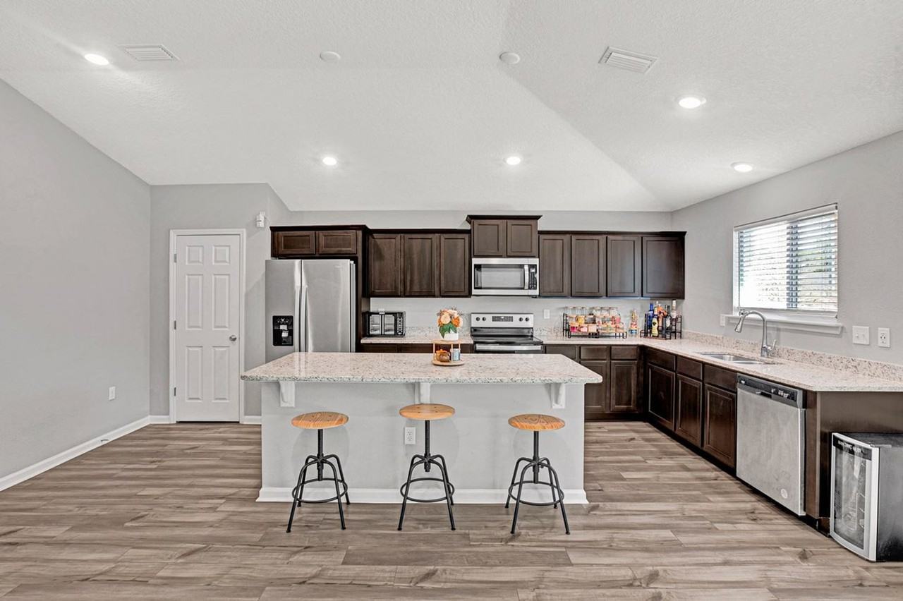 8272 Victory Crossing Blvd - Photo 5 of 23