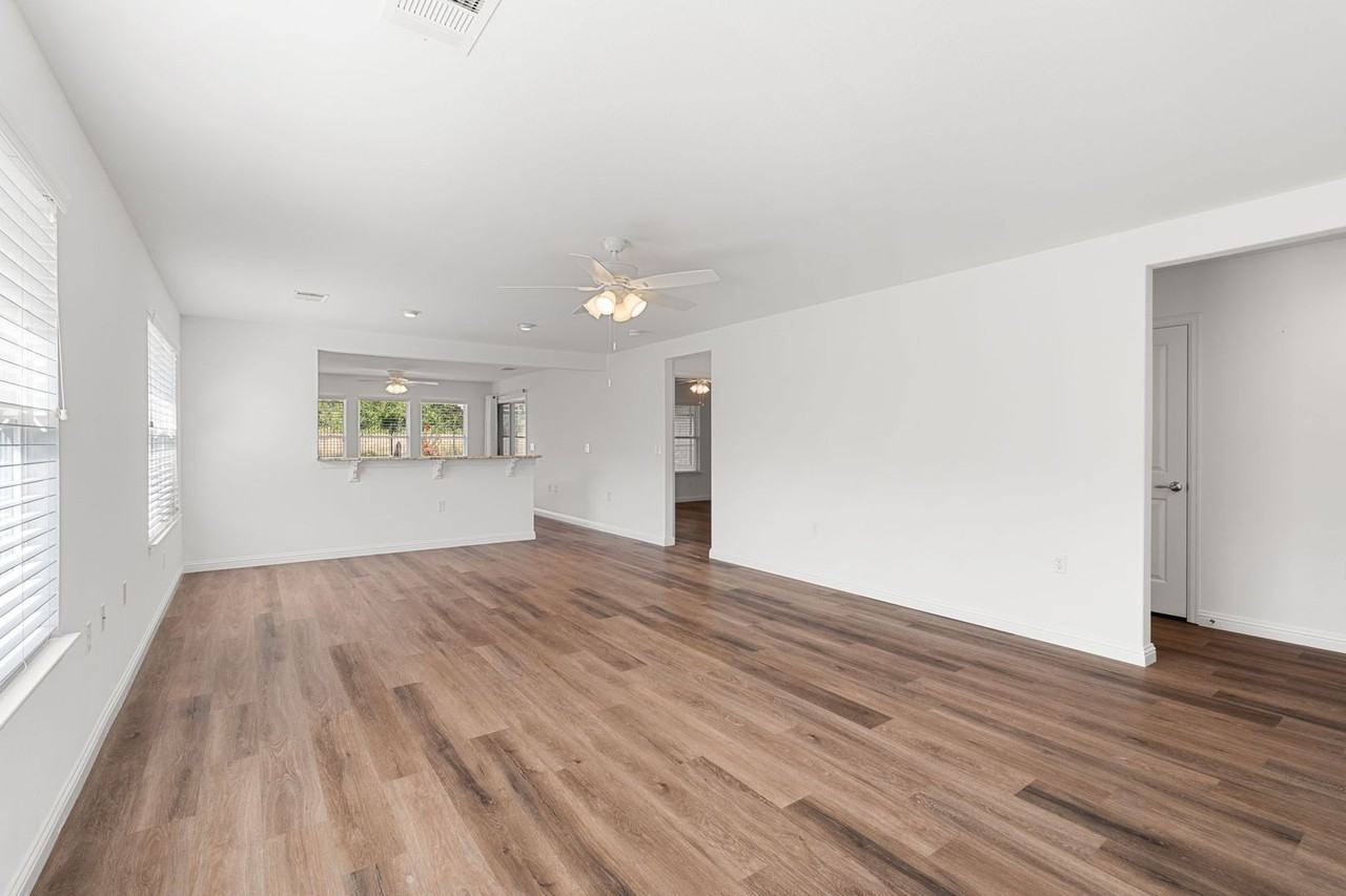 109 Monument Hill Trl - Photo 5 of 43