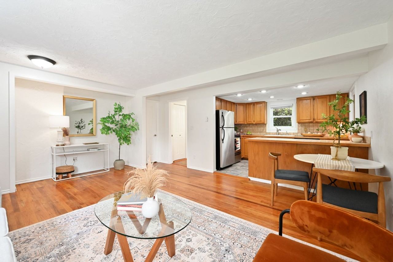 13804 Redmond Way - Photo 5 of 22