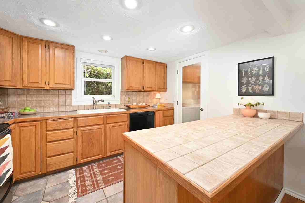 13804 Redmond Way - Photo 7 of 22