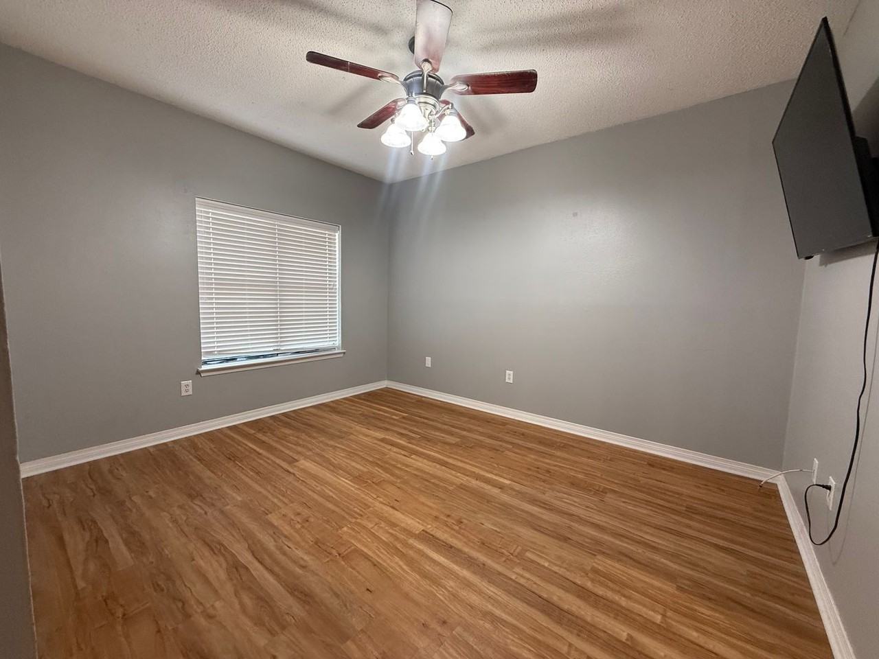 5131 Butter Creek Ln - Photo 6 of 10