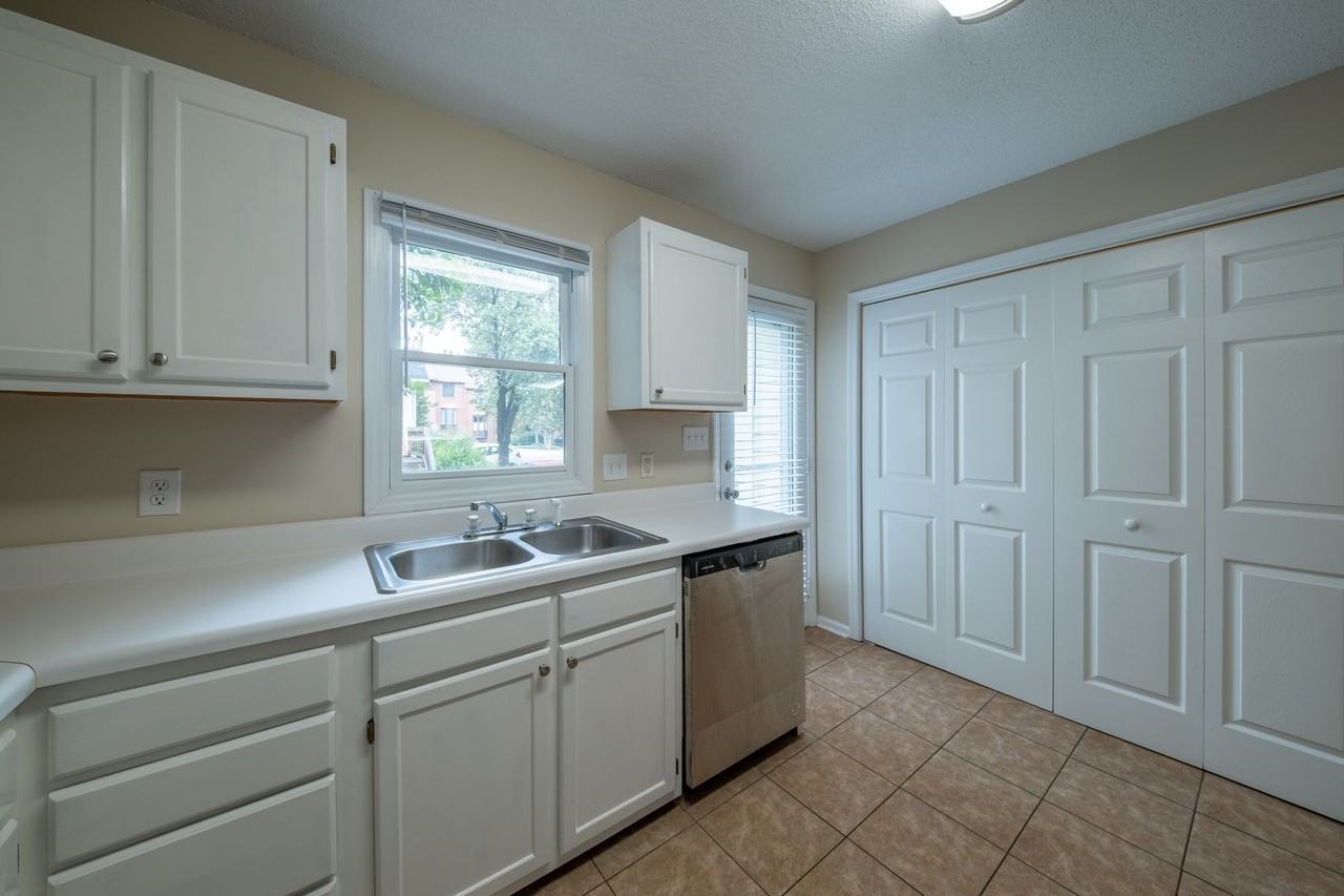 604 Spring Garden St - Photo 5 of 17