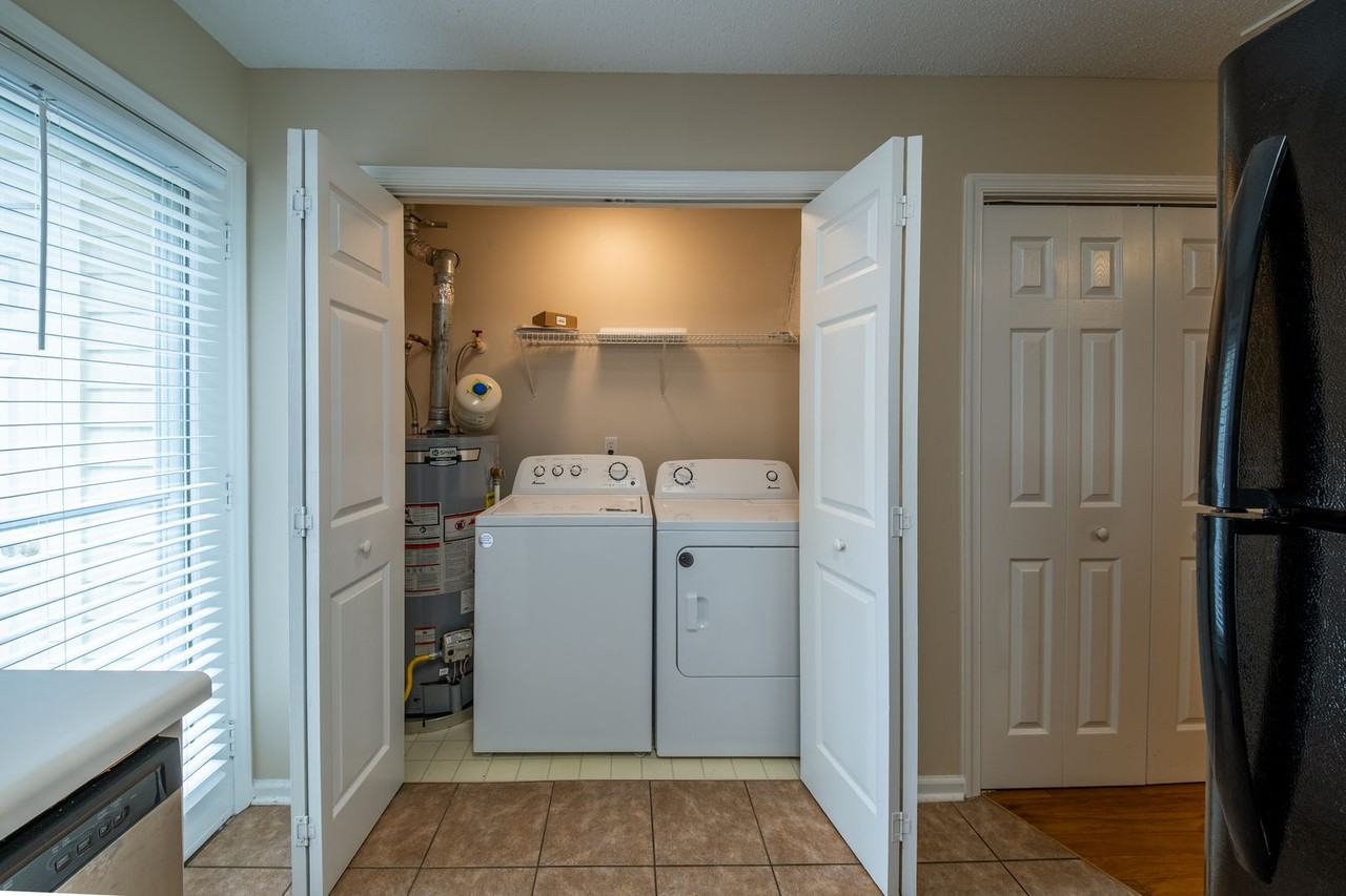 604 Spring Garden St - Photo 6 of 17