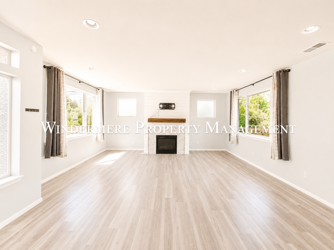 2532 Filbert Ave - Photo 4 of 22