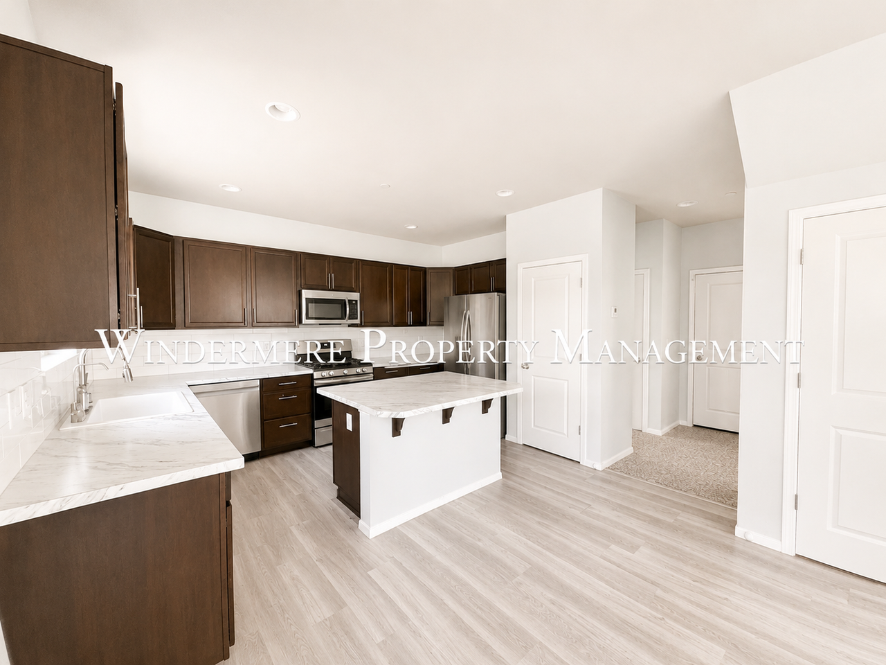 2532 Filbert Ave - Photo 7 of 22