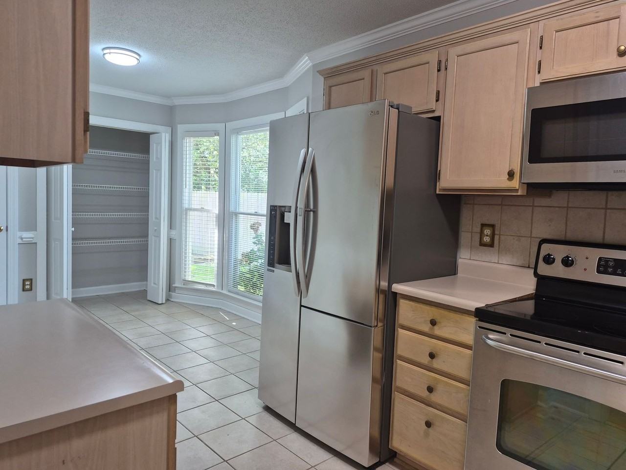 415 Park Ave #100 - Photo 5 of 18