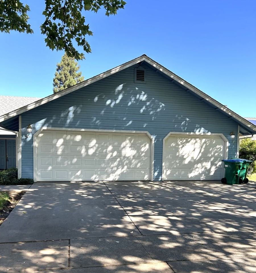 306 Autumn Gold Dr - Photo 2 of 13