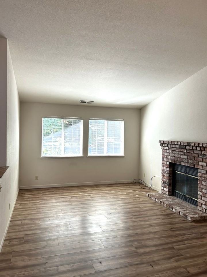306 Autumn Gold Dr - Photo 5 of 13