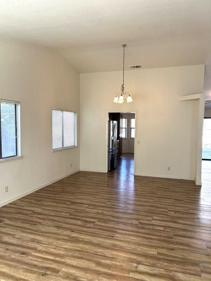 306 Autumn Gold Dr - Photo 6 of 13