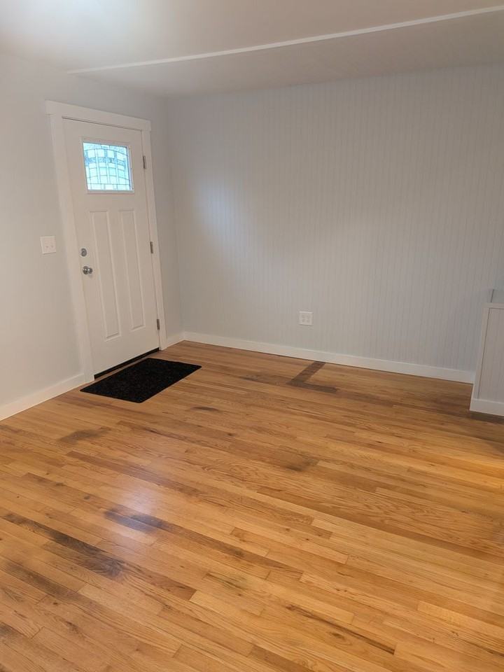 301 Walker St - Photo 3 of 7