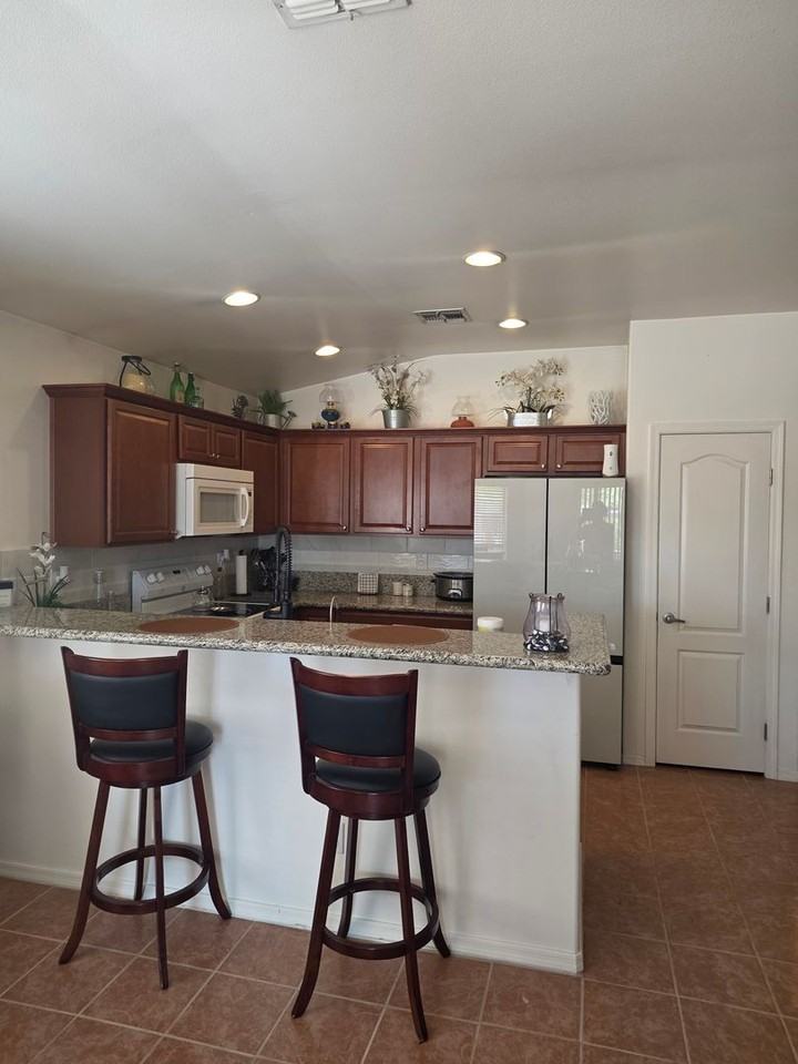 2450 Highland Trl - Photo 6 of 41