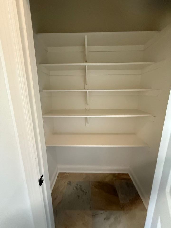 908 Lakehaven Dr - Photo 5 of 25