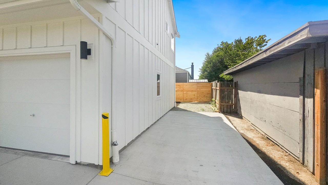 4128 13th Ave S - Photo 2 of 19