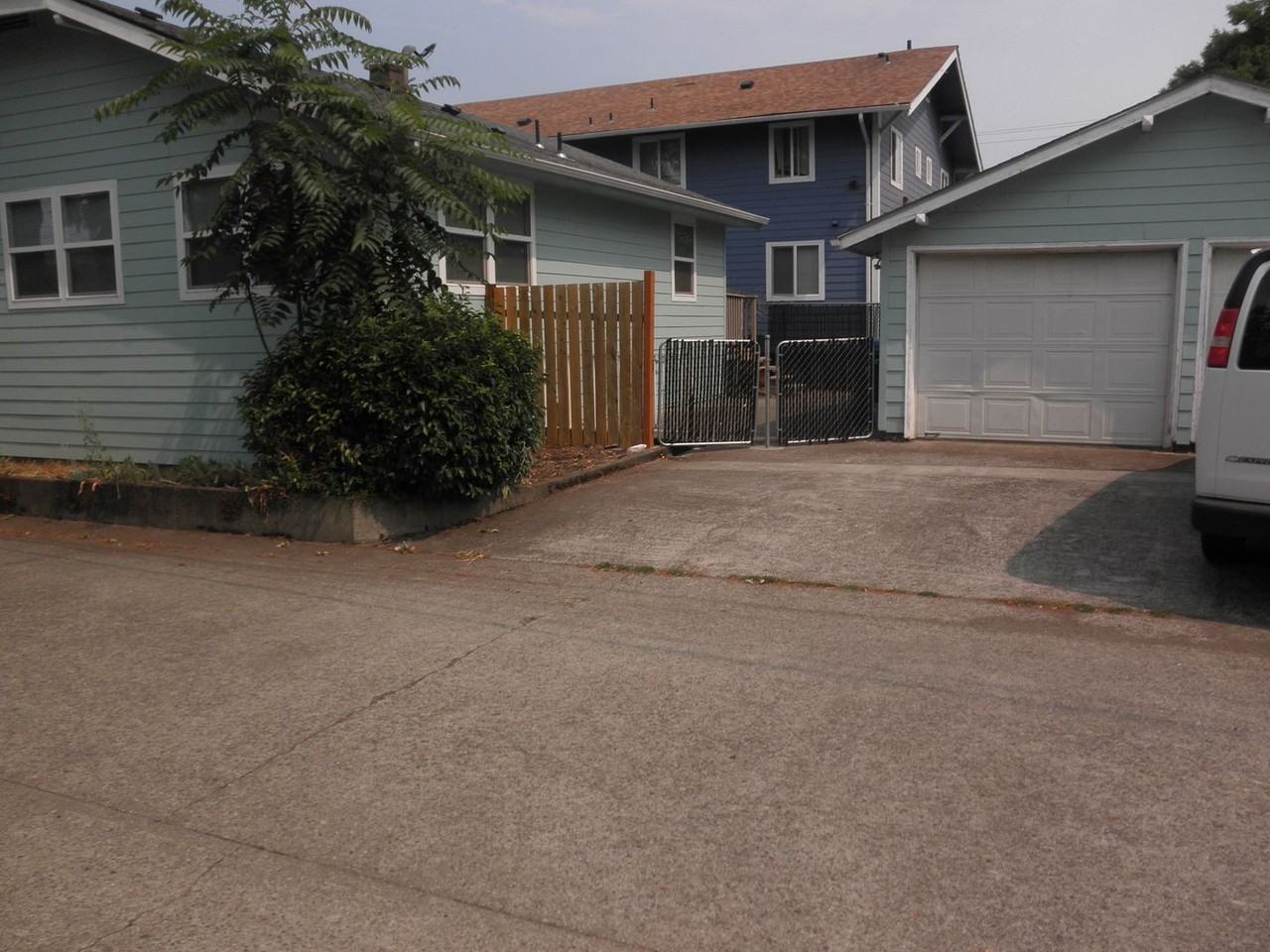 340 14th St Se - Photo 4 of 25