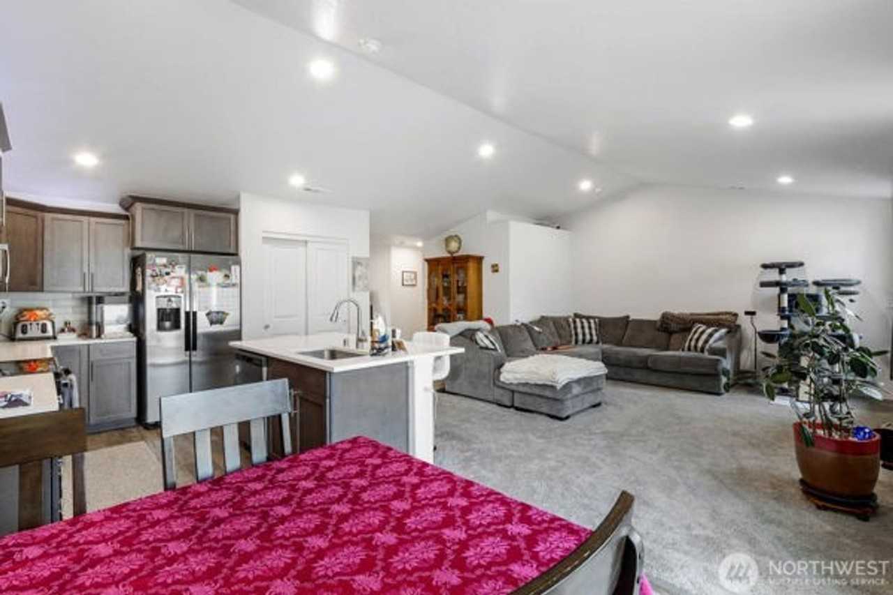 1120 W Aspen Rd - Photo 4 of 15