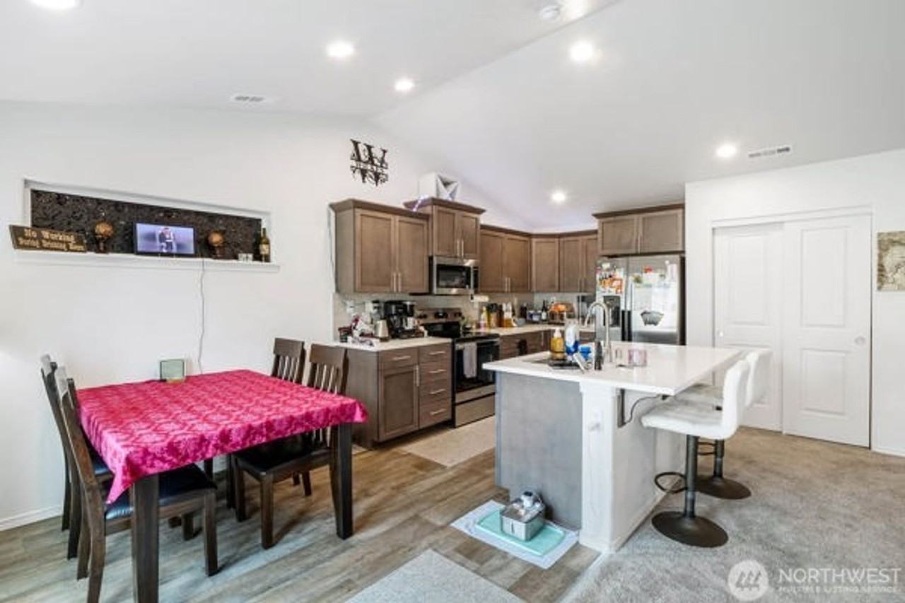 1120 W Aspen Rd - Photo 5 of 15