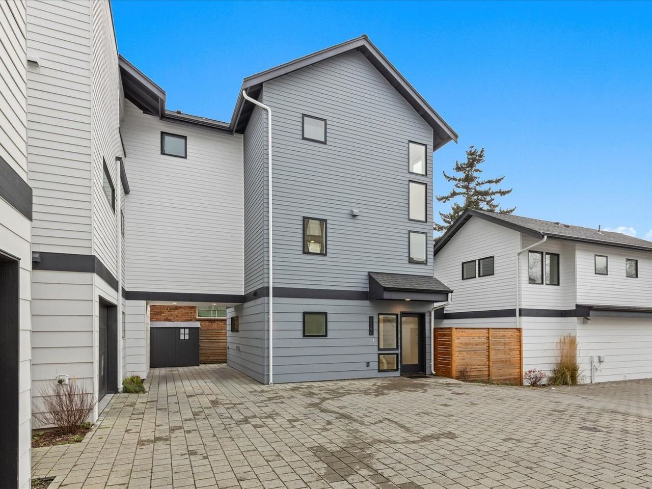 3239 61st Ave Sw #B - Photo 2 of 39
