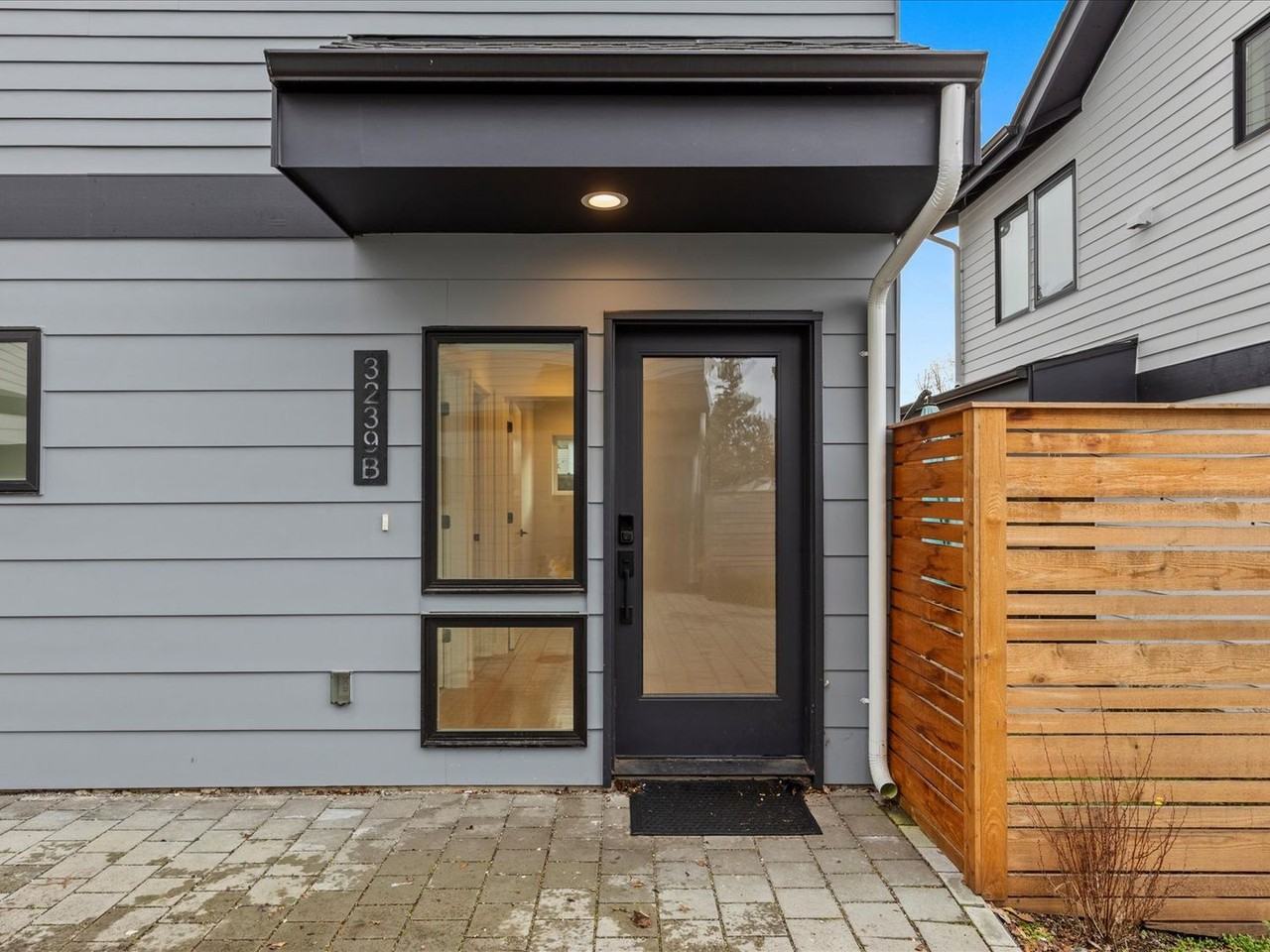 3239 61st Ave Sw #B - Photo 4 of 39