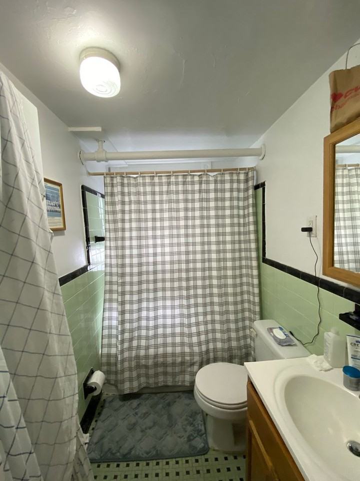 1585 Beacon St - Photo 4 of 5