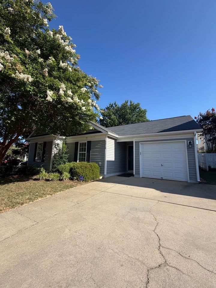 4225 Hogan Ln - Photo 4 of 5