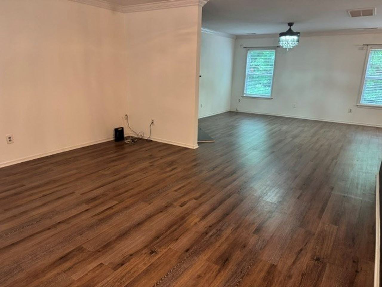 2705 Buckleigh Dr - Photo 2 of 19