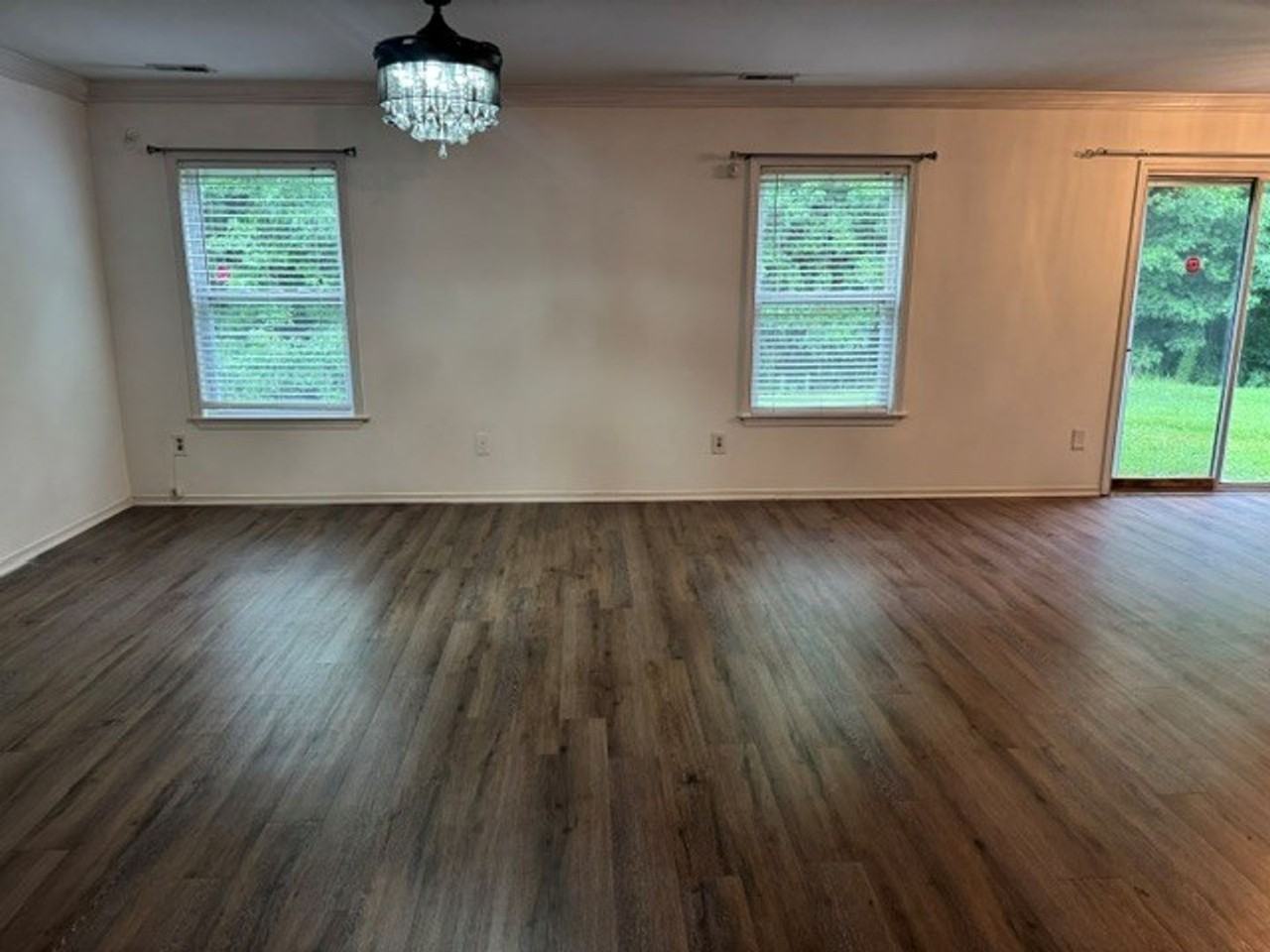 2705 Buckleigh Dr - Photo 4 of 19