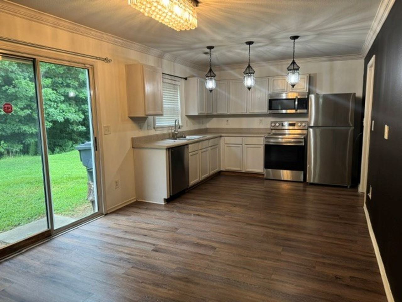2705 Buckleigh Dr - Photo 7 of 19