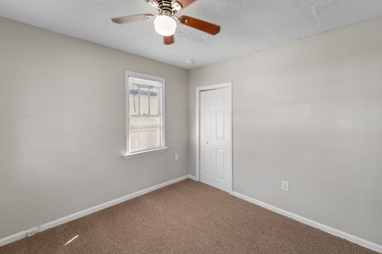 132 Jenks St - Photo 7 of 28