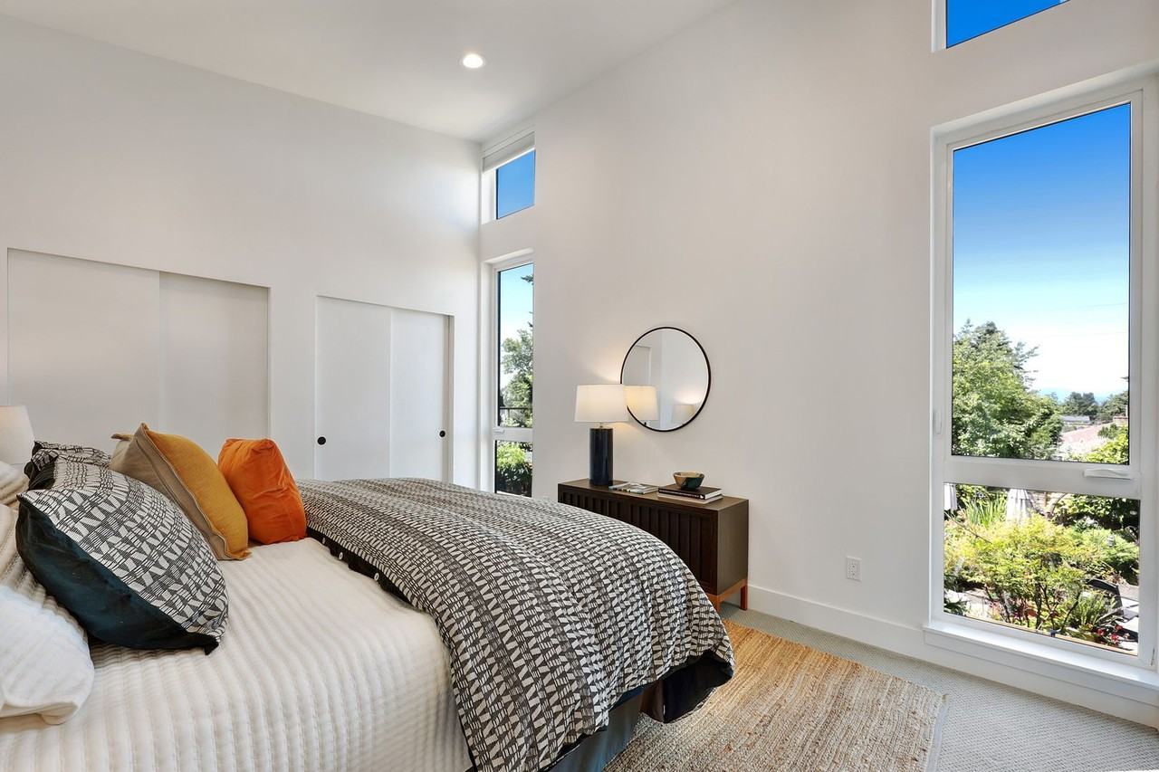 527 Ne 89th St #B - Photo 3 of 30