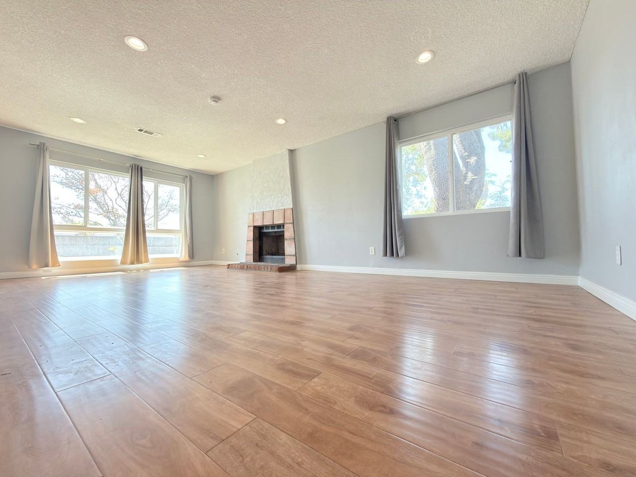 9845 Hayvenhurst Ave - Photo 2 of 24
