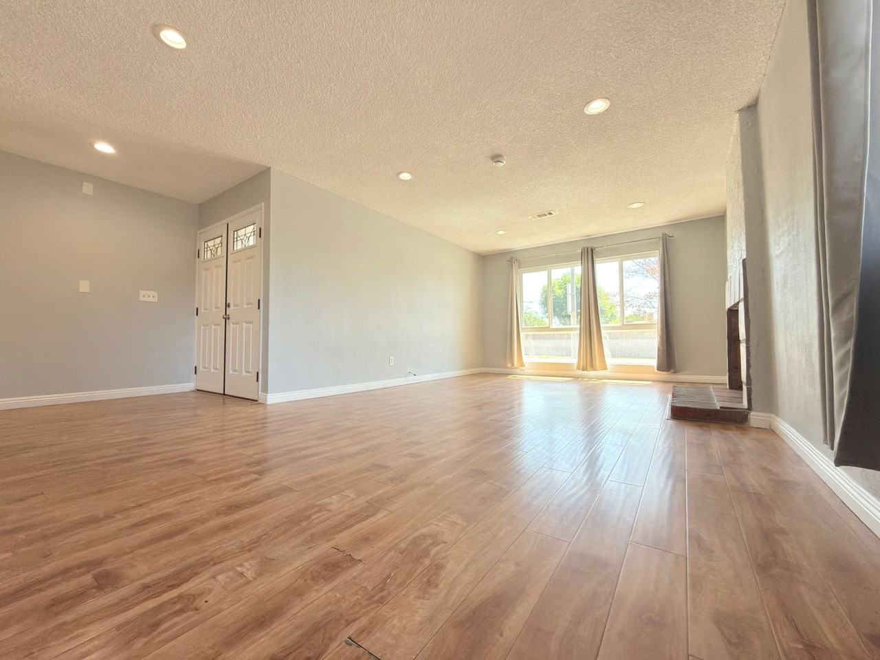 9845 Hayvenhurst Ave - Photo 3 of 24