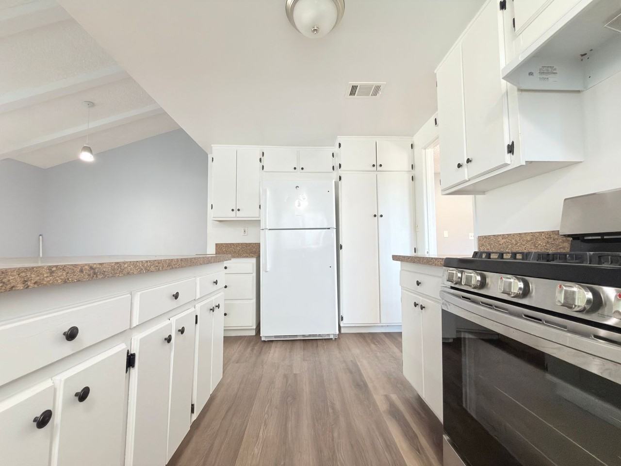 9845 Hayvenhurst Ave - Photo 7 of 24