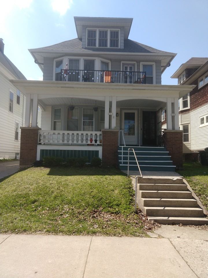 2953 N Frederick Ave #2955UPPER - Photo 2 of 6