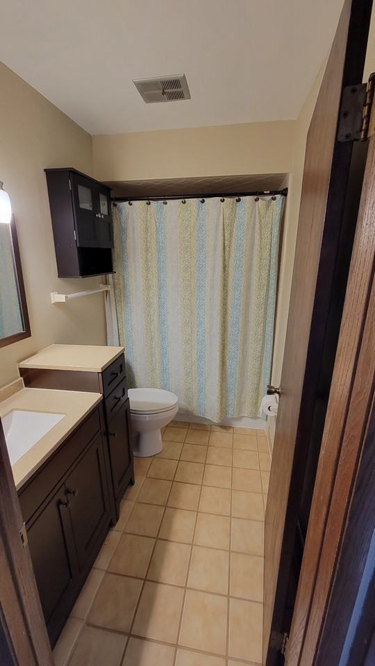 8233 W Imperial Dr - Photo 7 of 11