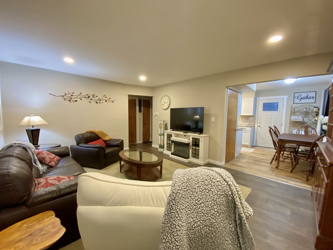 262 N Cherrywood Ave - Photo 5 of 26