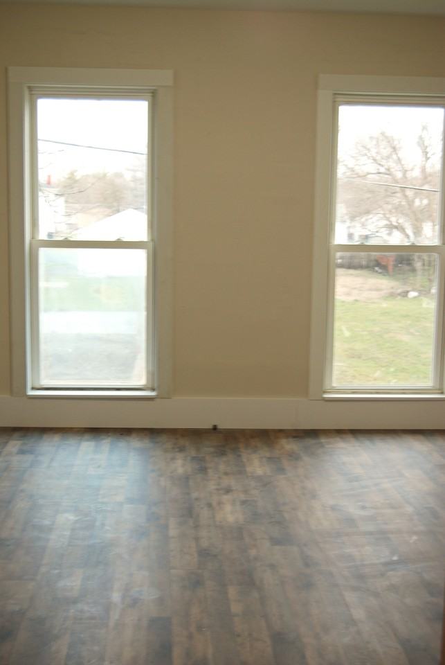 84 Curtis Ave - Photo 3 of 5
