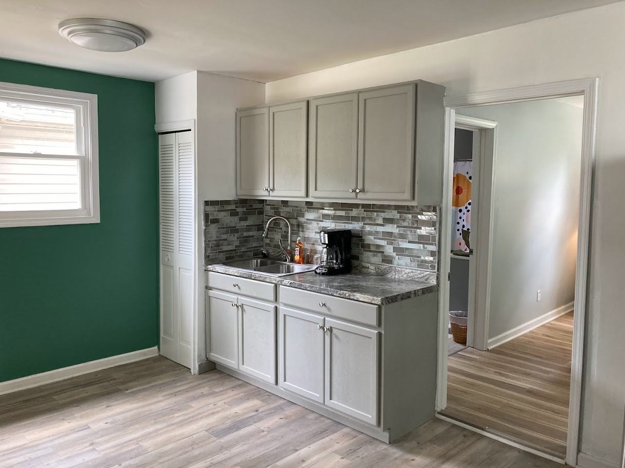 172 Eddie St - Photo 5 of 8
