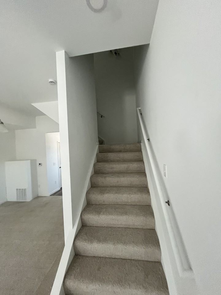1657 Mooberry St - Photo 3 of 10