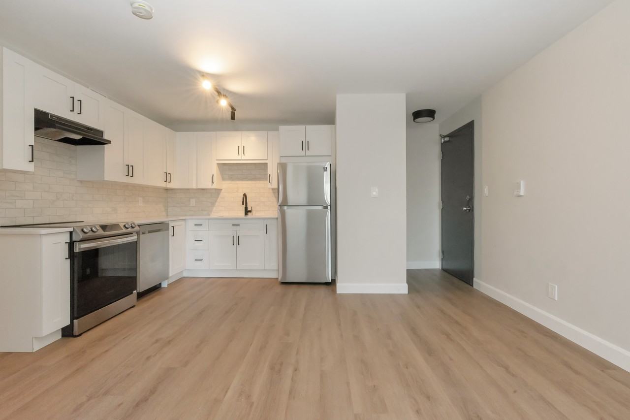 487 Dominion Ave, Midland, ON L4R 3M4, Canada - Photo 2 of 8