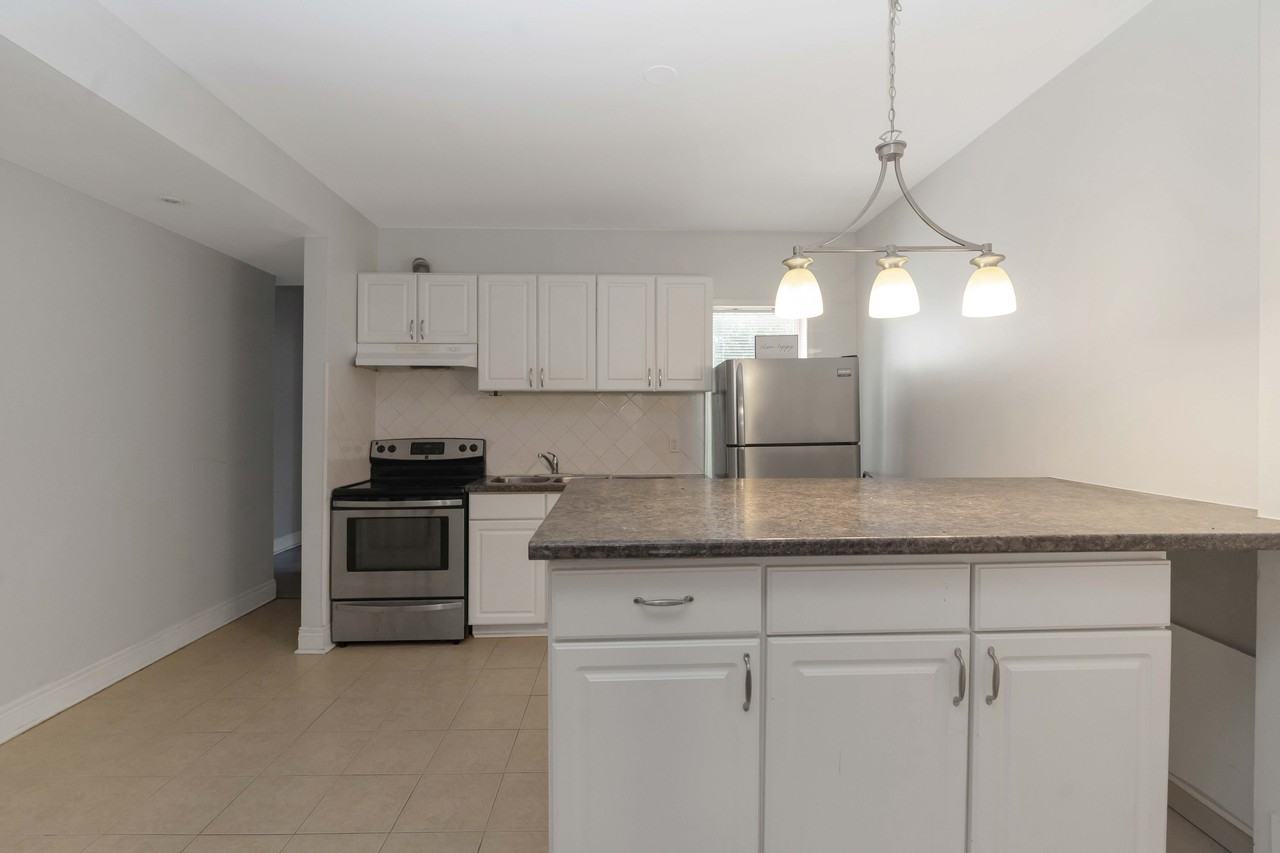 75 High St, Barrie, ON L4N 1W5, Canada - Photo 6 of 16