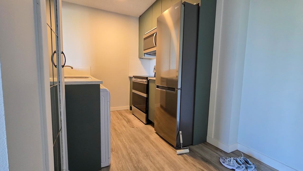 314 14 Street NW - Photo 2 of 15