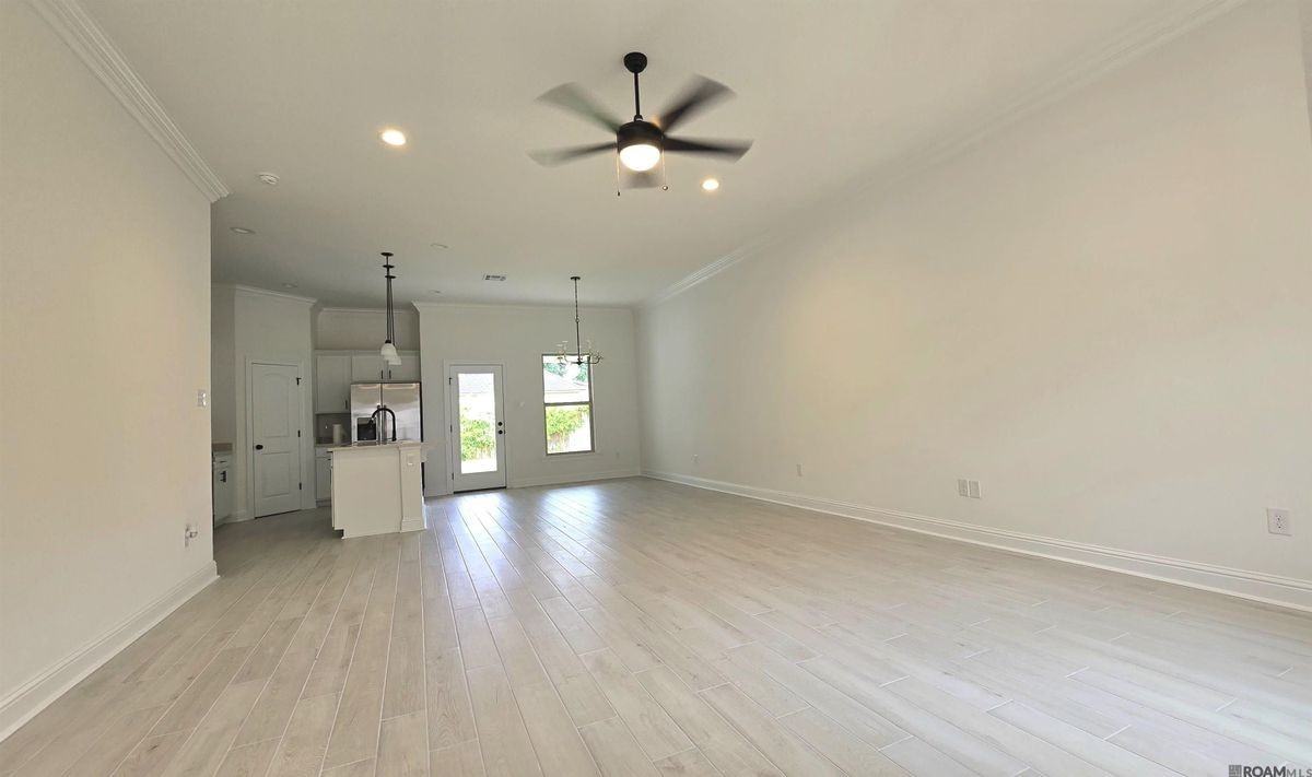 9232 Asoka Ave - Photo 3 of 19