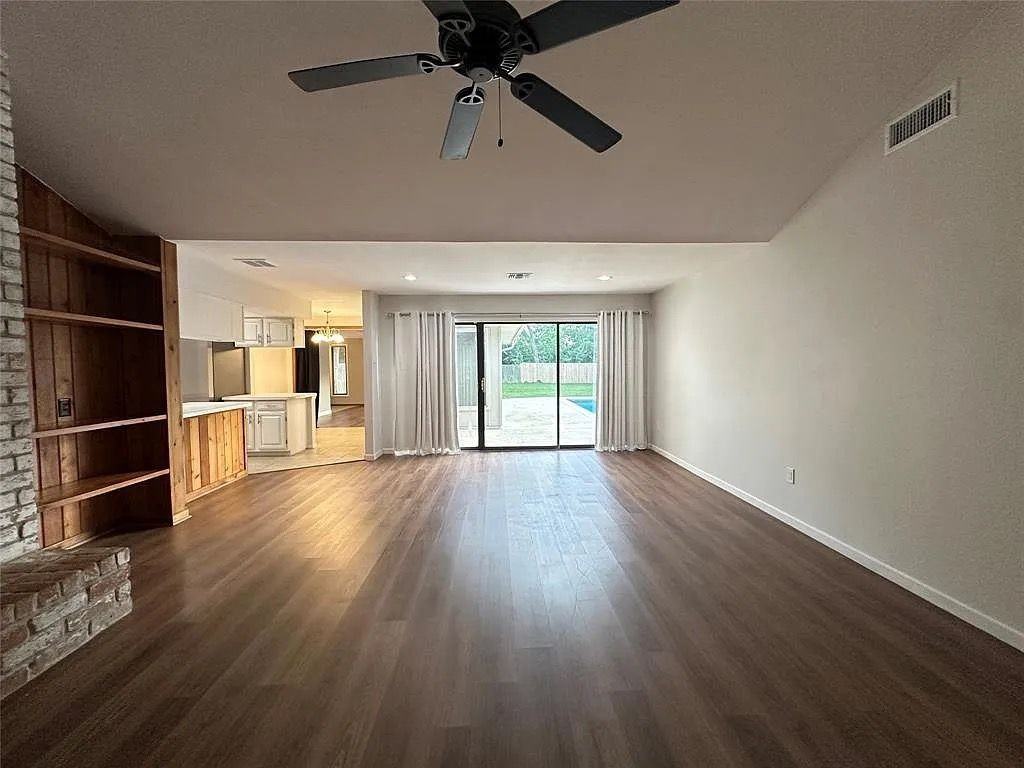 12139 Huntington Park Dr - Photo 4 of 27
